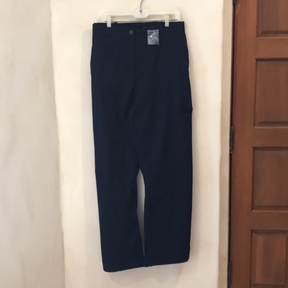 Ellis Chinos in a very classic navy size 30W